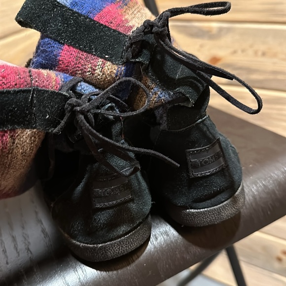 TOMS Winter Suede Leather Boots! - Picture 6 of 6